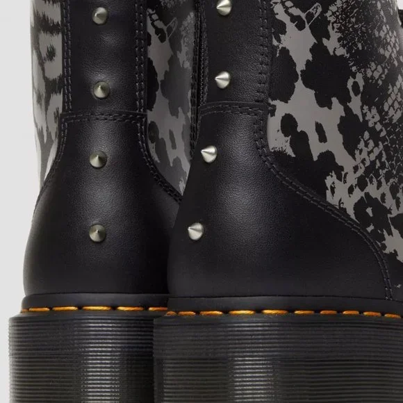NWOB Dr. Marten 8 Eyelet Jadon Animal Clash Boot